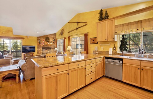 Upper Moonridge House | Bear Creek Lodge #735