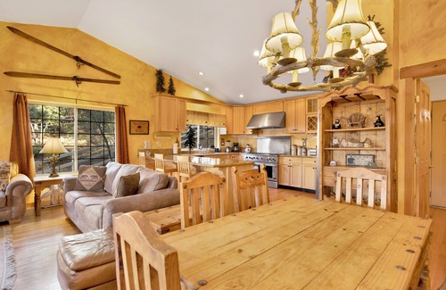 Upper Moonridge House | Bear Creek Lodge #735