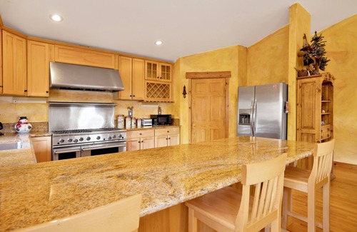 Upper Moonridge House | Bear Creek Lodge #735