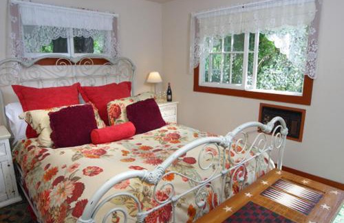 Calistoga Bed & Breakfast | Bear Flag Inn