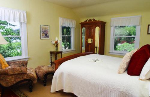 Calistoga Bed & Breakfast | Bear Flag Inn