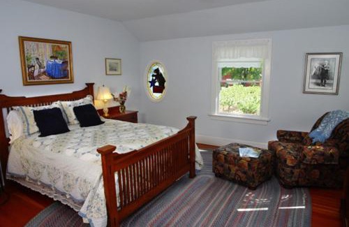 Calistoga Bed & Breakfast | Bear Flag Inn