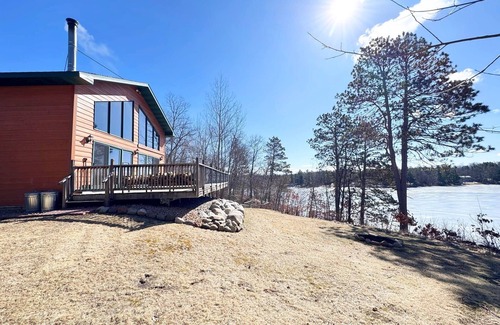 Backus House | Bear Peak Cabin, Beautiful Secluded Lake Cabin with Panoramic Views!