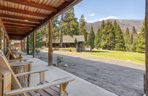 Springville Apartment | Bear's Den Camp Nelson Lodge #5