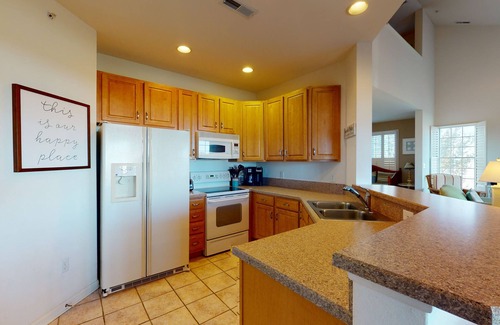 Ocean View Condo | Bear Trap Dunes 2nd-floor, lakefront condo w/pool and free WiFi - 1 dog OK