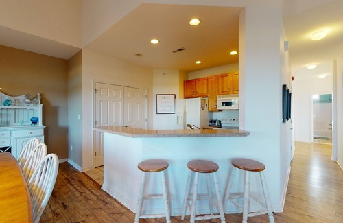 Ocean View Condo | Bear Trap Dunes 2nd-floor, lakefront condo w/pool and free WiFi - 1 dog OK