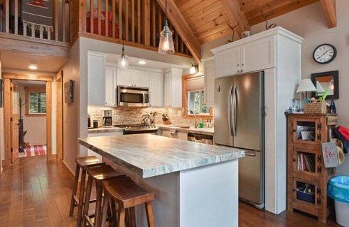 McKinney Estates House | Bearadise Cabin in Tahoma