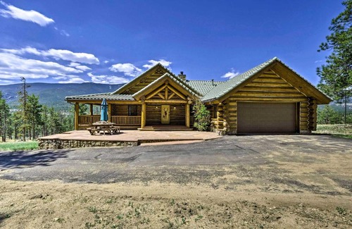 Bailey House | Bearadise Cabin with Mtn Views - Near Hiking!