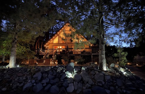 Wrightwood House | "Bearly Behaving" Cozy 4 bedroom cabin in the ski resort of Wrightwood, CA