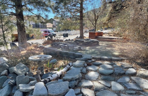 Wrightwood House | "Bearly Behaving" Cozy 4 bedroom cabin in the ski resort of Wrightwood, CA
