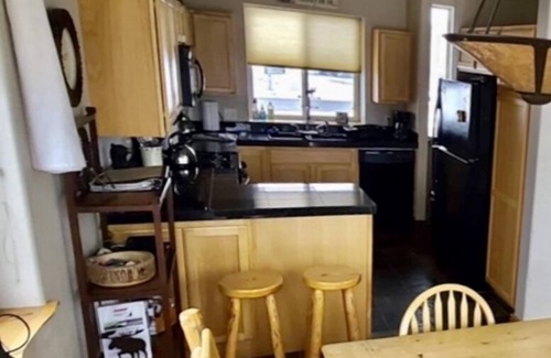 Gallatin Gateway House | Beartooth; Beautiful Big Sky & Yellowstone Vacation Home!
