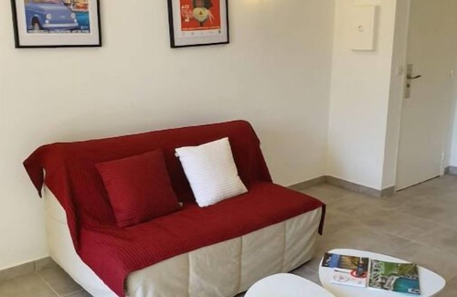 Cassis Apartment | Beau T2 Dans le Centre Ville Parking et Balcon