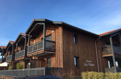 La Teste-de-Buch Apartment | Beau T3 duplex overlooking the oyster port of La Teste