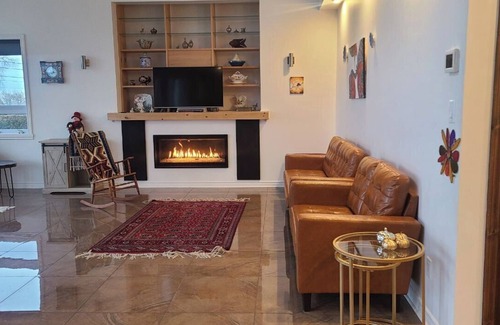 Salaberry De Valleyfield House | Beautiful spacious river view house, direct access to regional park