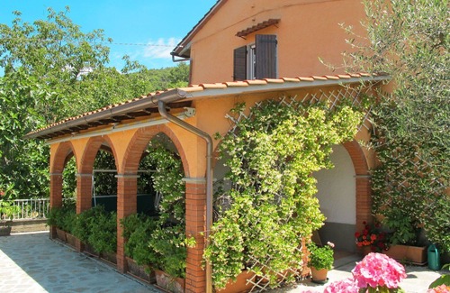 Castiglion Fiorentino House | Beautiful private villa for 6 guests with WIFI, private pool, TV, patio and pets allowed