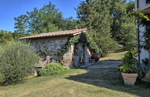 Cicogna Villa | Beautiful private villa for 10 guests with WIFI, A/C, private pool, TV, pets allowed and parking