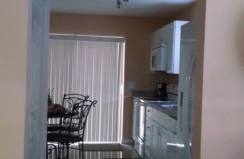 Fort Myers Beach Apartment | beautiful 1/2 duplex for the winter