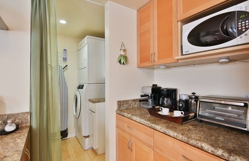 Downtown Apartment | Beautiful 1 Bedroom Apartment minutes to SFO in Victorian Home (Can sleep 4)