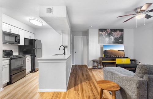 University Hills and Windsor Park Apartment | Beautiful 1BD/1BA in University Hills 4941