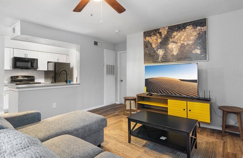 University Hills and Windsor Park Apartment | Beautiful 1BD/1BA in University Hills 4941