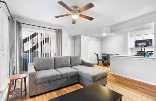 University Hills and Windsor Park Apartment | Beautiful 1BD/1BA in University Hills 4941