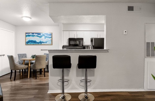 University Hills and Windsor Park Apartment | Beautiful 1BD/1BA in University Hills 5304