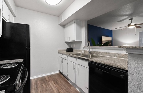 University Hills and Windsor Park Apartment | Beautiful 1BD/1BA in University Hills 7187