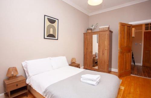 City Centre Glasgow Apartment | Beautiful 2 Bed Apartment Rose St