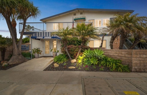 Carpinteria Condo | Beautiful 2 Bed Beach Condo #201 2 Bedroom Condo by Sunset Shores Condominiums