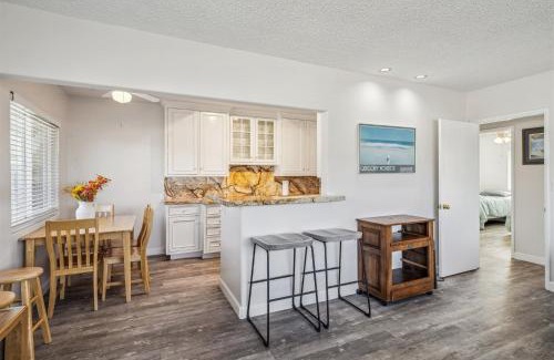 Carpinteria Apartment | Beautiful 2 Bed Beach Condo #201