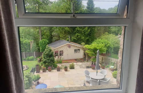 Hurst Green Cottage | Beautiful 2-Bed Cottage in Hurst Green