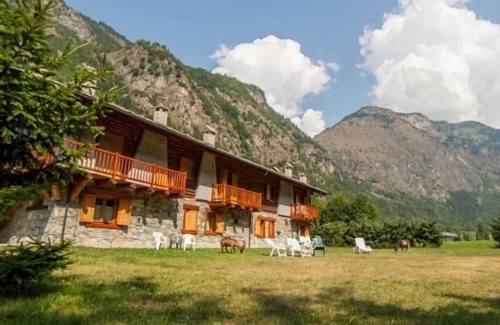 Antey-Saint-Andre Apartment | Beautiful 2 bedrooms apartment with Matterhorn view