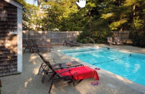 Mashpee Condo | Beautiful 2 bedroom/2 bathroom condo in a pine woods setting.