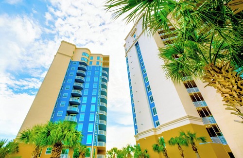 Gulfport Condo | Beautiful 2 Bedroom /2 Bathroom Condo w/Bonus Overlooking the Gulf LT2-403