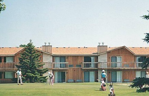 Mishicot Apartment | Beautiful 2 bedroom unit at resort, sleeps 8