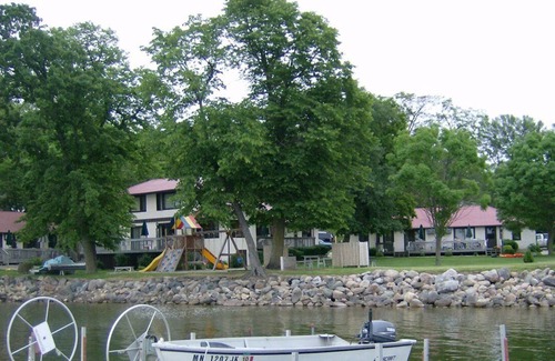 Alexandria Apartment | Beautiful 2 bedroom unit at resort, sleeps 8