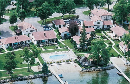 Alexandria Apartment | Beautiful 2 bedroom unit at resort, sleeps 8