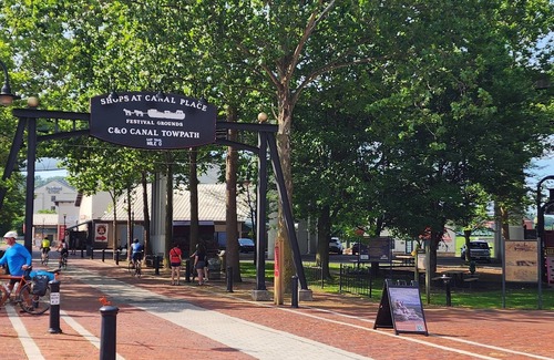Cumberland Apartment | Beautiful 2-bedroom apartment in quaint Cumberland with WiFi, AC