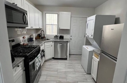 Ventnor City Apartment | Beautiful 2 BR apartment near beach! Ventnor!
