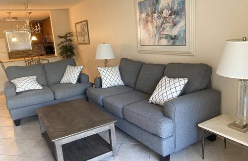 Bel Air Condo | BEAUTIFUL 2 BR CONDO IN GARDENS BY THE SEA SOUTH JUST STEPS TO SAND SUN AND FUN!