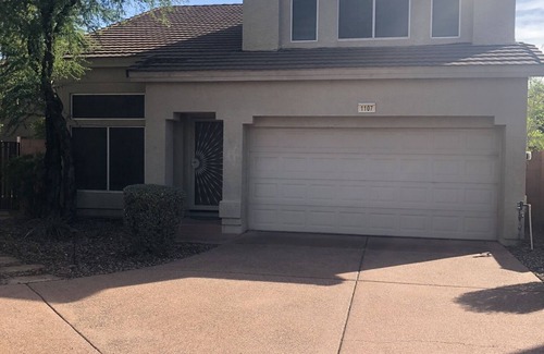 North Scottsdale House | Beautiful 2 BR Plus Loft, Recently Updated