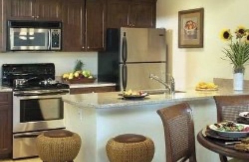 Bonita Springs Condo | Beautiful 2bd 2 b condo located on golf course with lazy river and private beach