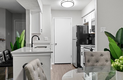 University Hills and Windsor Park Apartment | Beautiful 2BD/2BA in University Hills 0414