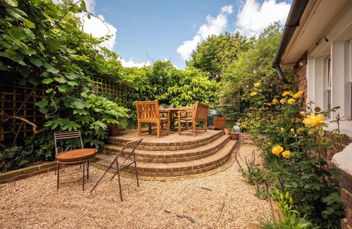 Clock House Apartment | Beautiful 2BR Flat with Amazing Garden