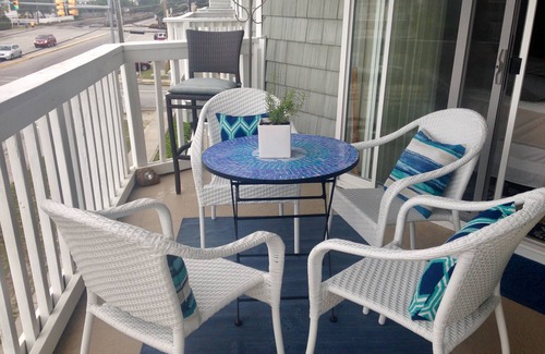 Wrightsville Beach Condo | Beautiful 2nd floor unit with ocean views and 2 minute walk to the beach.