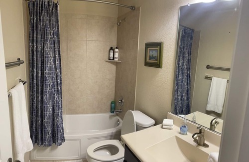 Lincoln Park House | Beautiful 3/2 Cozy Home in Cross Roads