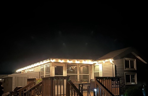 Sherkston Cottage | Beautiful 3-Bedroom Cottage located on Sherkston Shores!