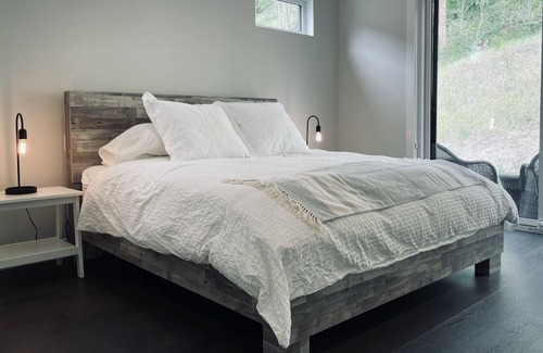 Central Okanagan Villa | Beautiful 3 bedroom villa close to lake.