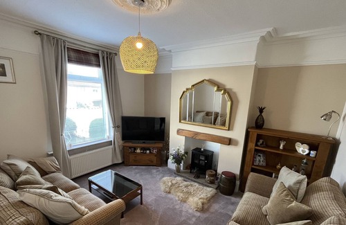 Ossett House | Beautiful 3 Bedroom Home. Entire House