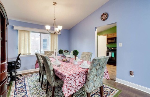 Alexandria West Apartment | Beautiful 3 bedrooms and 2 baths with free parking